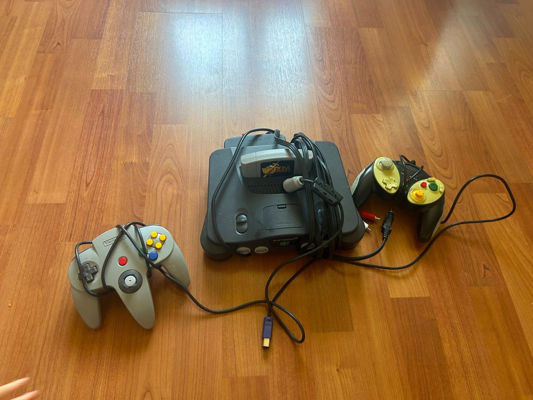 Nintendo Konsolen: Nintendo 64 Konsole mit Zelda-Spiel – Gebraucht aus Zetzwil von hesher