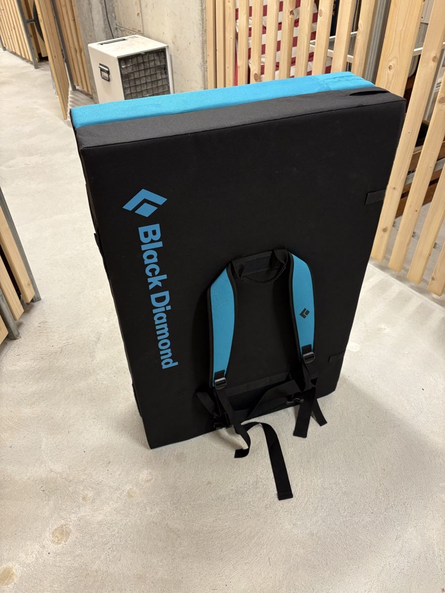 Black Diamond Bodenmatten: Black Diamond Crashpad Klettermatte gebraucht – Gebraucht aus Winterthur von Ausverkauf2020 2
