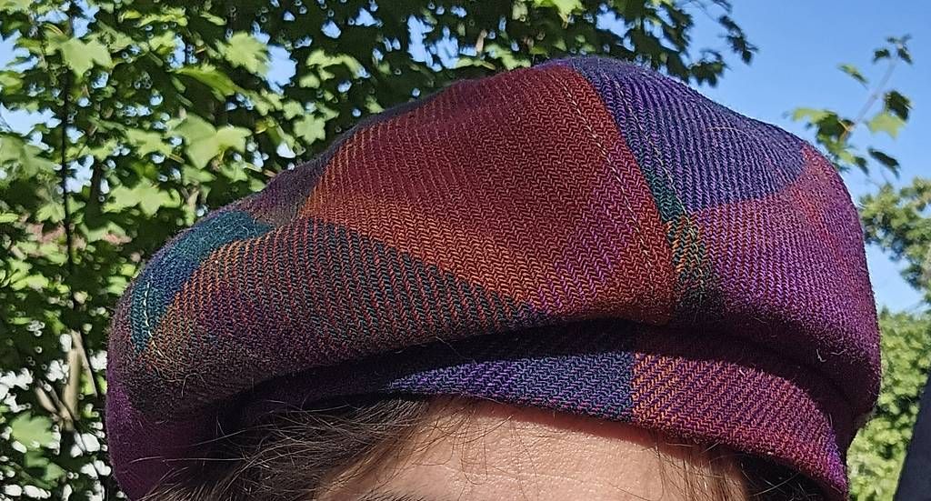 Copricapi, berretti & cappellini: Bunte Mütze / Berets mit Schottenmuster – Usato da Basel venduto da spo_9r87 1