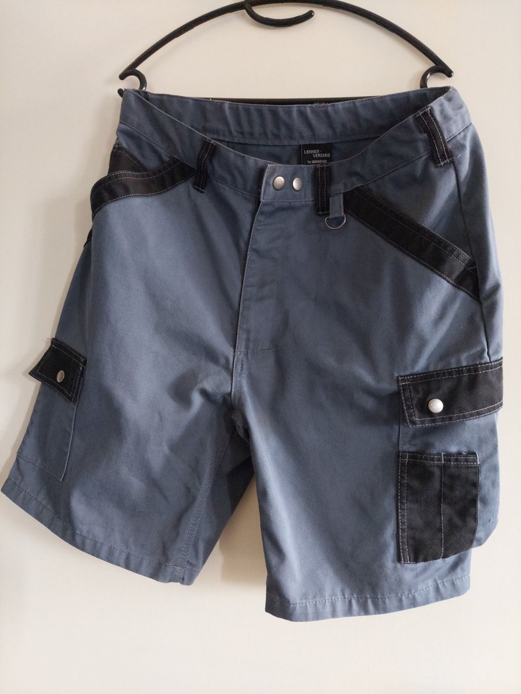 Pantaloni: Arbeits Shorts Grösse 46 neu – Nuovo (secondo la descrizione) da Rütihof venduto da cla_v8dy