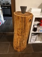 Amboss mit Holzstamm