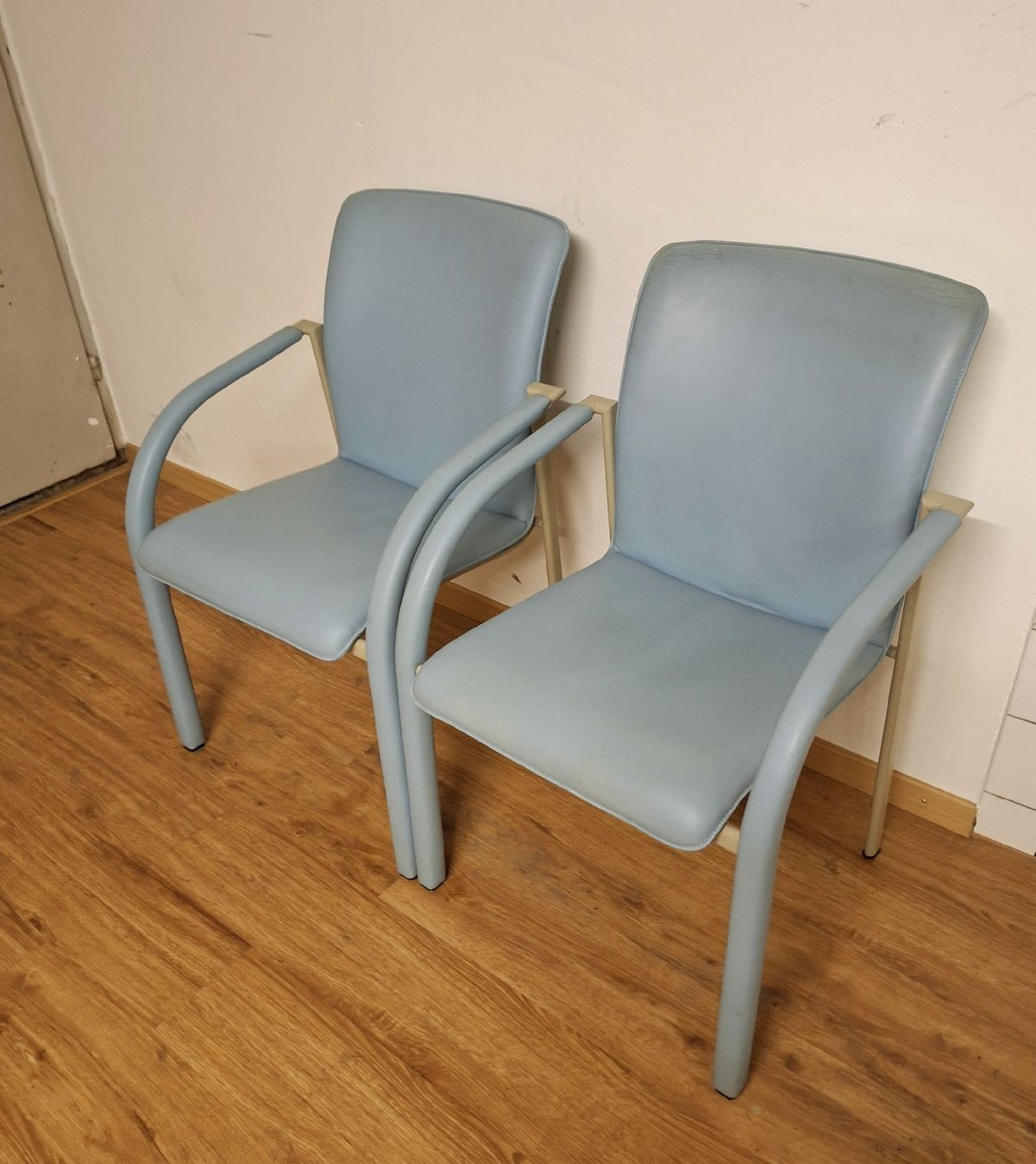 Stühle: Zwei Leolux Cimaronne Stühle hell Blau  Leder – Gebraucht aus Fahrweid von SMILE.5 8