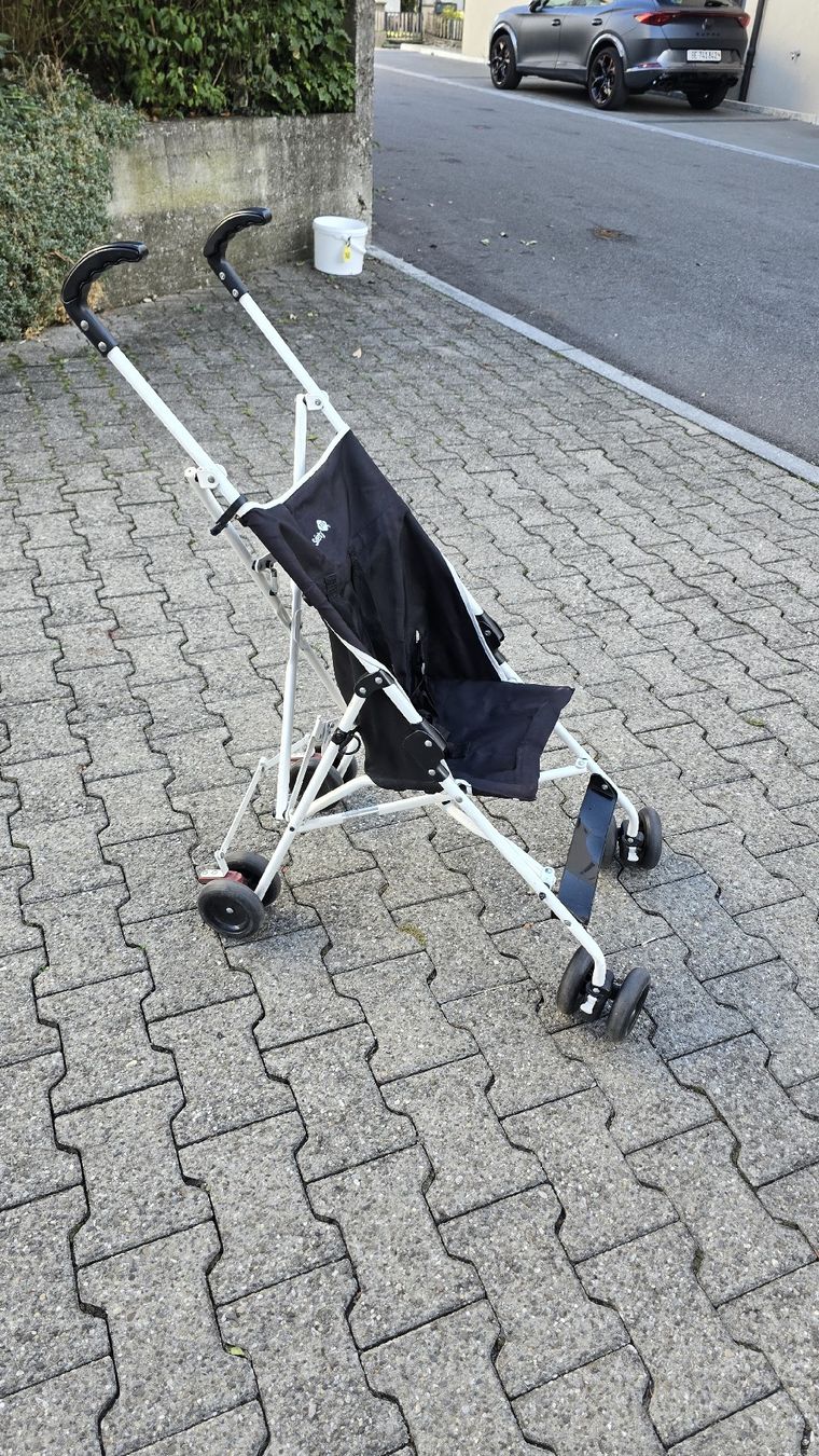 Carrozzine: Buggy Safety schwarz weisses – Usato da Lengnau BE venduto da esl_7h6z