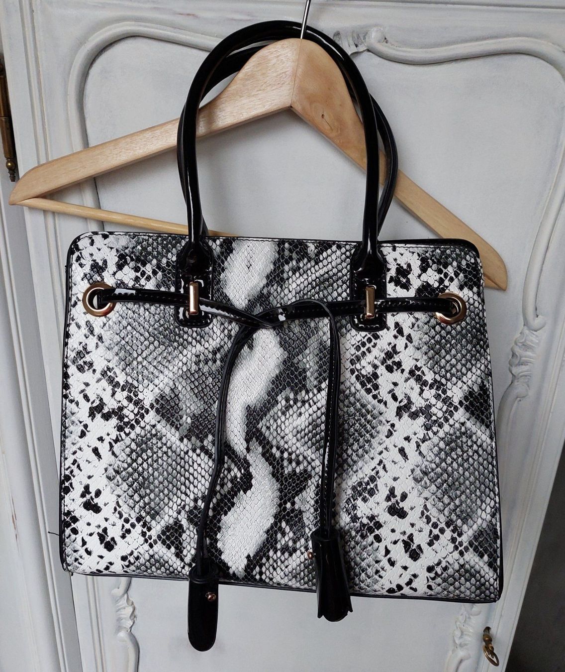 Sacs femmes: Tasche Schlangenmuster – Neuf (Voir description) à Stettlen par Dolores1987