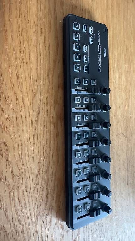 Sistema di controllo: Korg nanoKONTROL2 Slim-Line USB MIDI-Controller – Usato da Oberwil BL venduto da JoelCartier