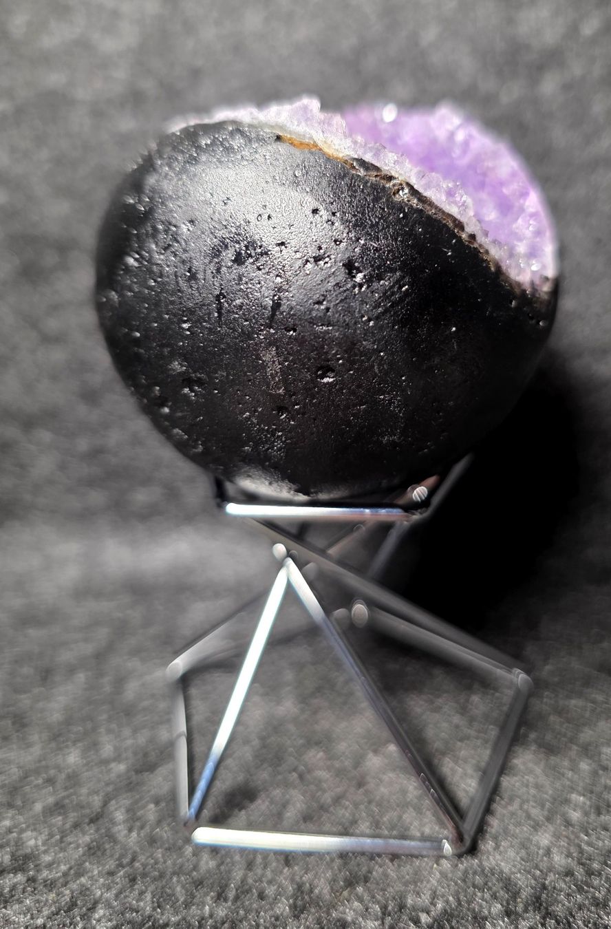 Mineralien & Heilsteine: 💜✨ **Wunderschöne Amethyst Drusenkugel 196g – Neu und originalverpackt aus Matzingen von Shay_Crystalz 2