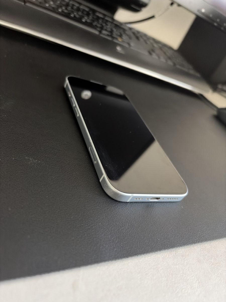 Apple Telefoni cellulari / Smartphones: iPhone 15 256GB Blau – Usato da Zürich venduto da Damian_13 1