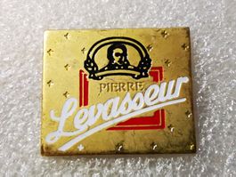 Ansteckpin 61: Levasseur