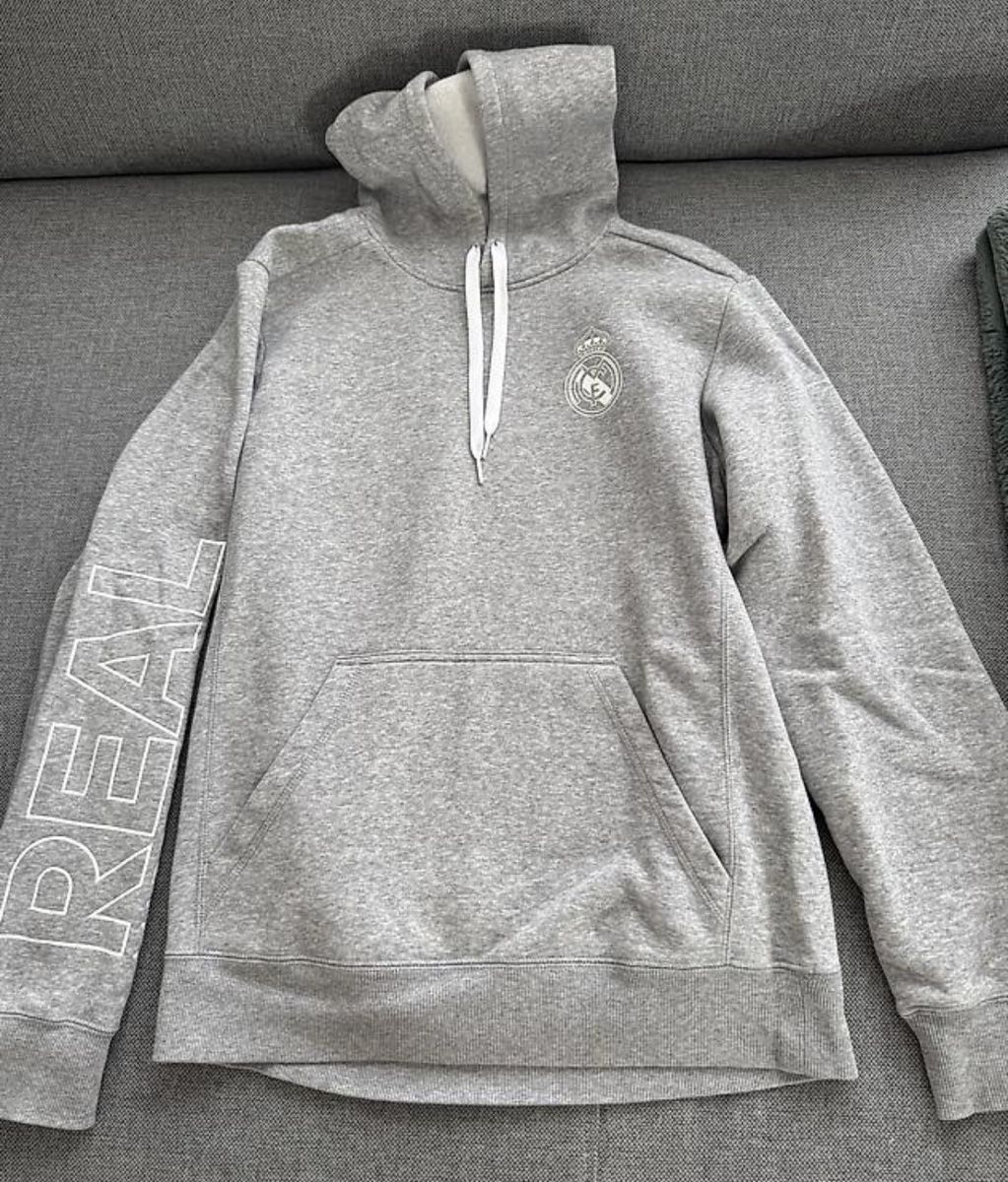 Pullover & Sweatshirts: Real Madrid Pullover – Gebraucht aus Balzers von Lorena-H