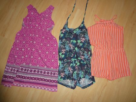 3 Sommerkleider und Jumpsuits Grösse ca 158/164