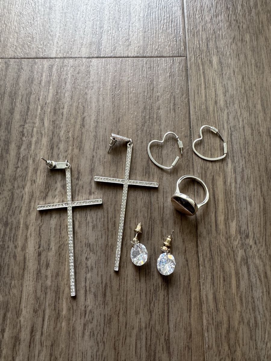 Orecchini pendenti & Orecchini a lobo: 💍EARRING SET WITH A RING💍 – Usato da Dietikon venduto da athiinax