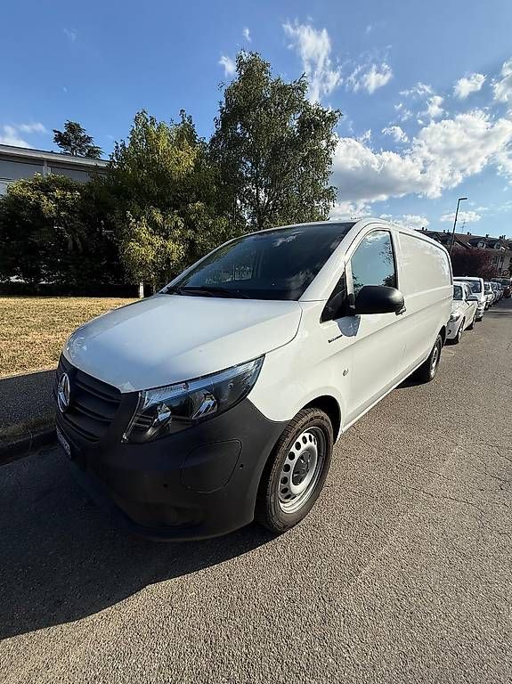 Véhicules utilitaires: Mercedes benz E vito  – D'occasion à Avully par Tatiana- 1