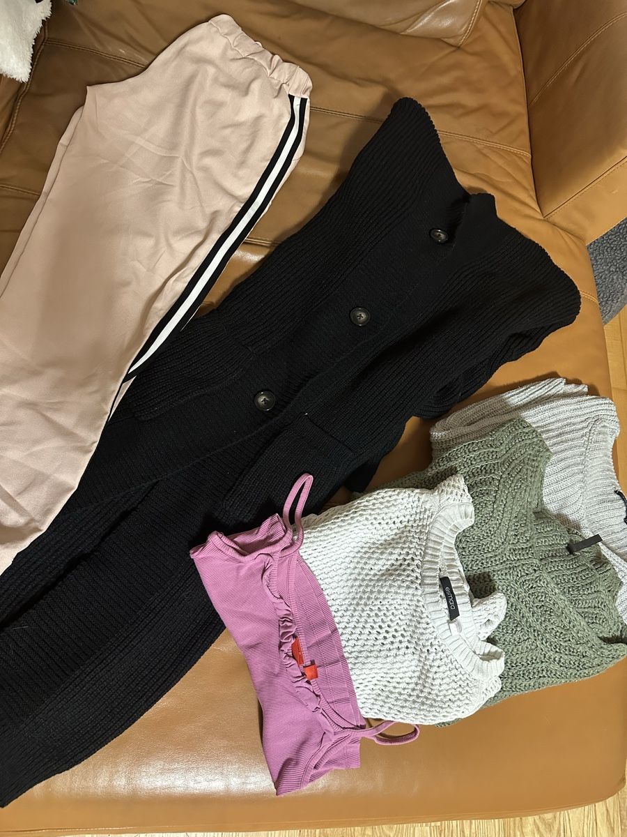 Lots de vêtements: Kleiderpaket //S/M// – D'occasion à Böckten par ZokaAugust 2