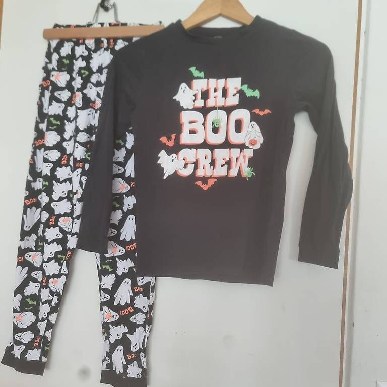 Pyjamas: NEU Halloween Pyjama Gr. 134/140  – D'occasion à Bern par DiLara2000