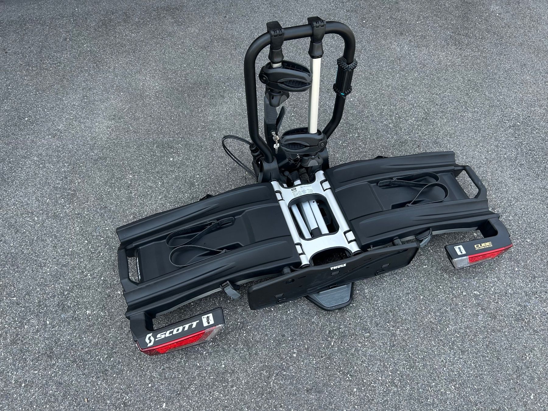 Attelages de remorque: Thule Easy Fold xt – D'occasion à Vella par roli1988