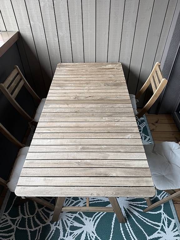 Tischset: Tisch + 4 Klappstühle – Gebraucht aus Ettiswil von jessica_haefliger 1