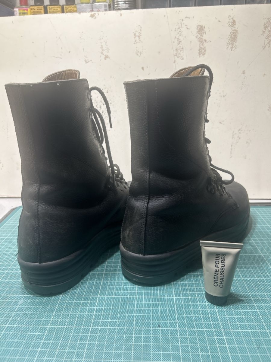 Scarpe da uomo: Vintage Schweizer Armeestiefel – Usato da Gorduno venduto da dm0320 1