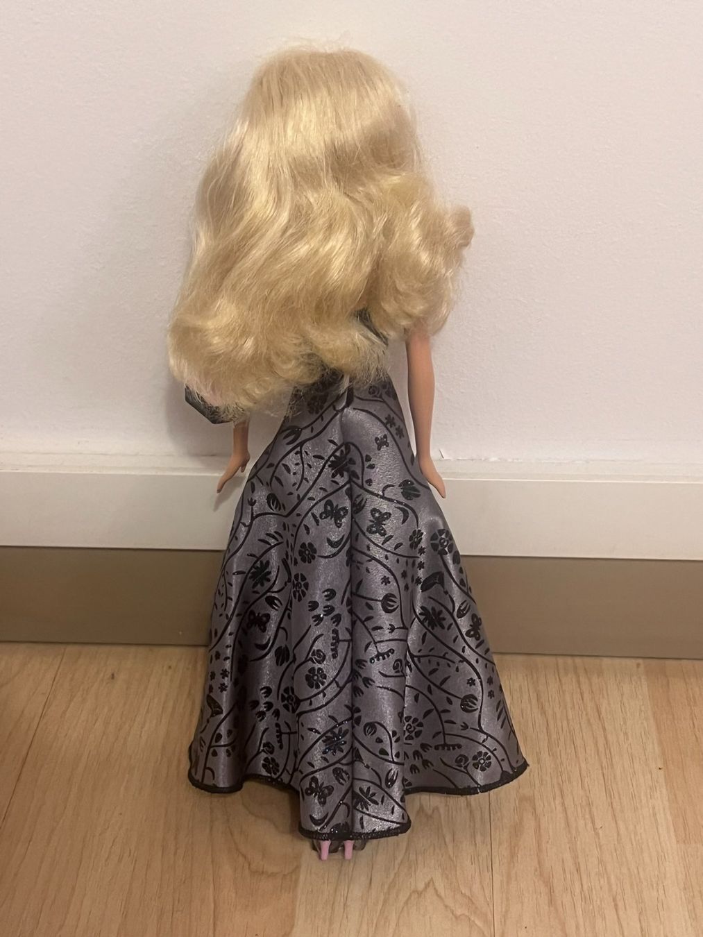 Poupées: Barbie elegantes Abendkleid #12 – D'occasion à Wildegg par Car-Mania 2