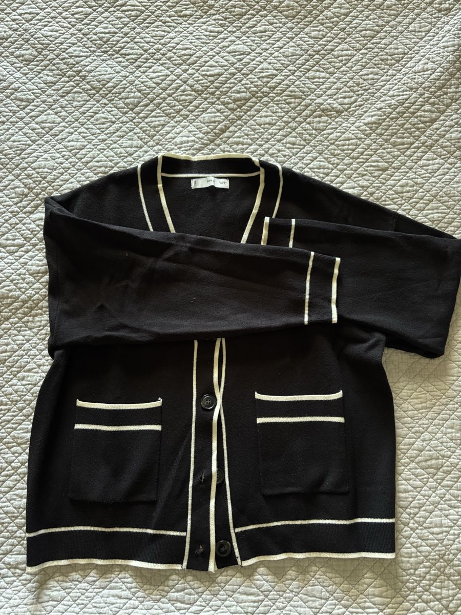 Mango Gilets: Cardigan Mango noir & blanc – D'occasion à Lausanne par shabnam.t 1