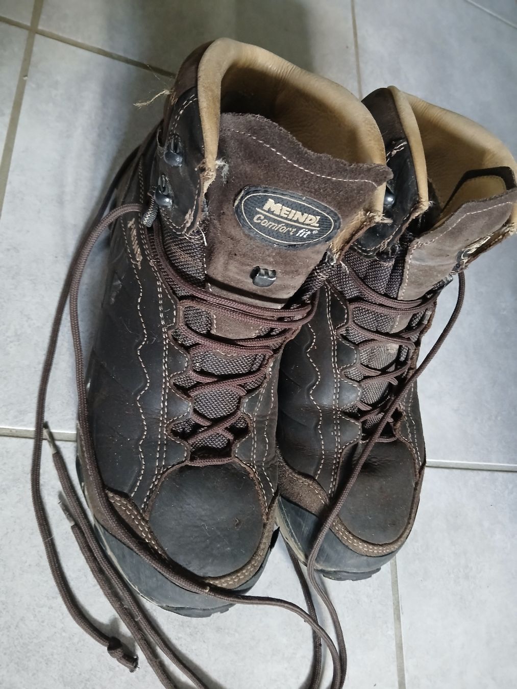 Meindl Herrenschuhe: meindl goretex Winterschuhe 44 – Gebraucht aus recherswil von papamoll71