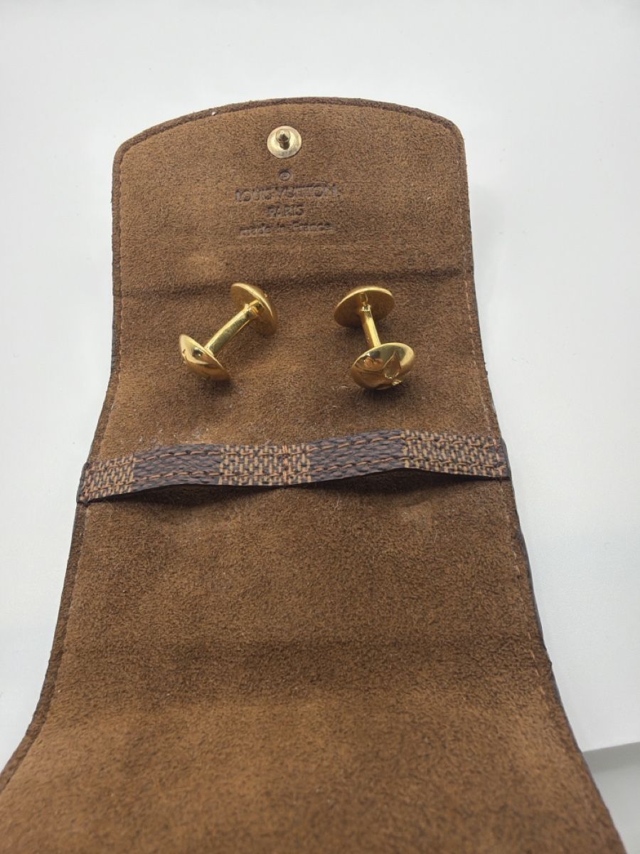 Louis Vuitton Gemelli: Manschettenknöpfe Louis Vuitton  – Usato da Horw venduto da Mm-watch 1