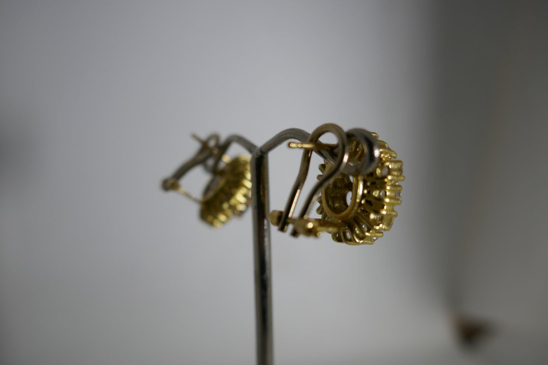 Orecchini pendenti & Orecchini a lobo: Antike Gold Ohrstecker/-clips – Usato da Muttenz venduto da einfach-schoen 1