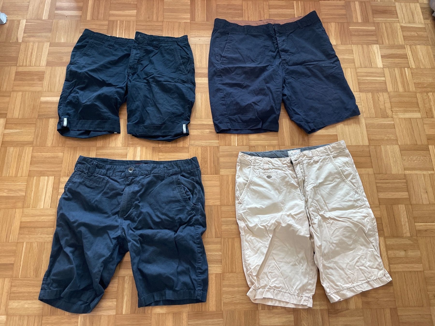 Lotti di vestiti: 4 Shorts / Kurze Hosen – Usato da Lenzburg venduto da R-T-I 2