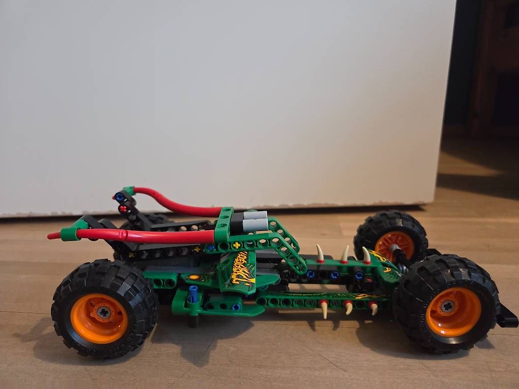 Lego Kit di costruzioni: LEGO Technic Monster Jam Dragon (42149) – Usato da Züberwangen venduto da nora3008