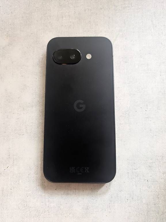 Handys / Smartphones: Google Pixel 9a 128 GB, Obsidian inkl. Ladekabel – Gebraucht aus Winterthur von TheMen4ce 3