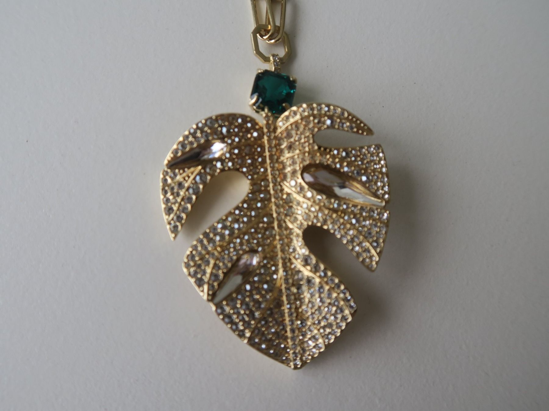 Swarovski Colliers: Collier Swarovski - Tropical Leaf – Neuf avec emballage d'origine à Neyruz FR par Sourimousse 2