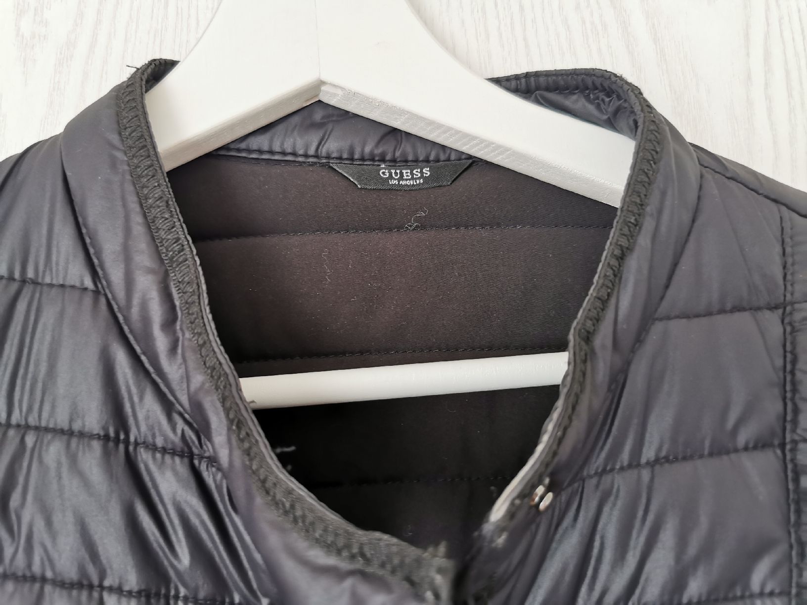 Guess Giacche: Guess-Jacke schwarz M/L – Usato da Ebnat-Kappel venduto da ani_fq2z 1
