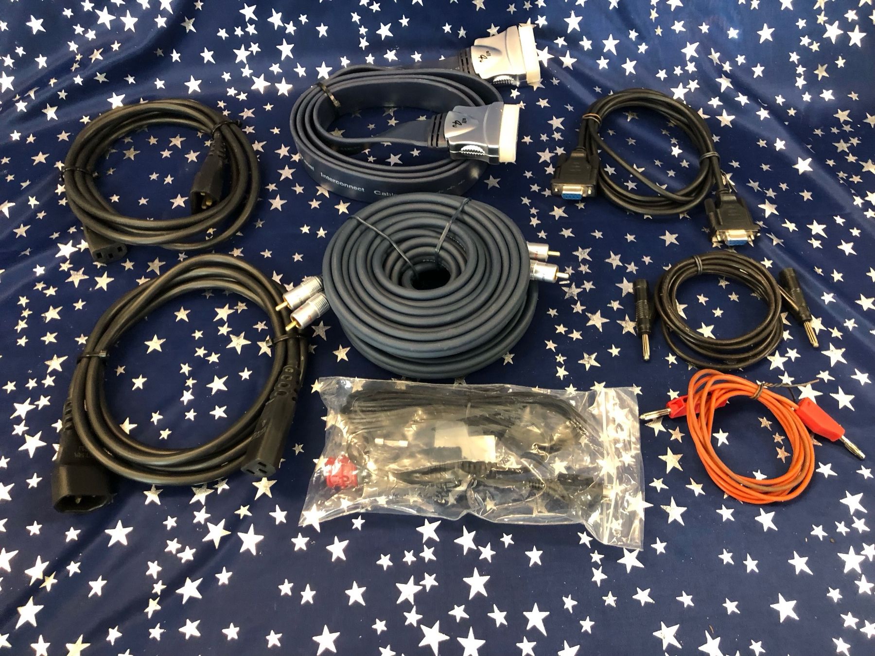 Home Cinema: Sortiment Kabel; Labor-Kabel, Cinch-Kabel, 12V Kabel – Usato da Neerach venduto da Arbimus 1
