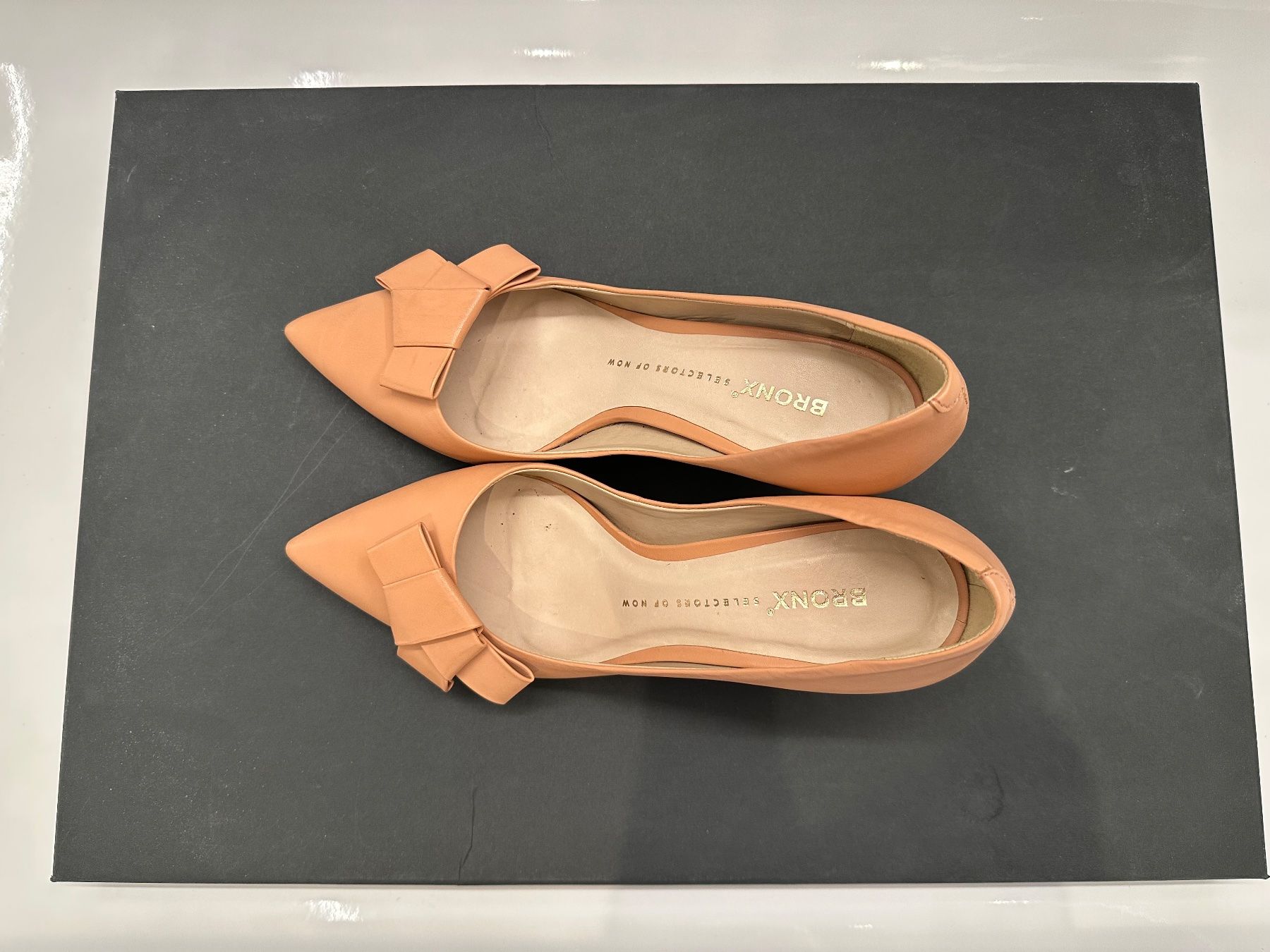 Scarpe da donna: Bronx schöne pumps 39 – Usato da Lachen SZ venduto da Alebedeva 3