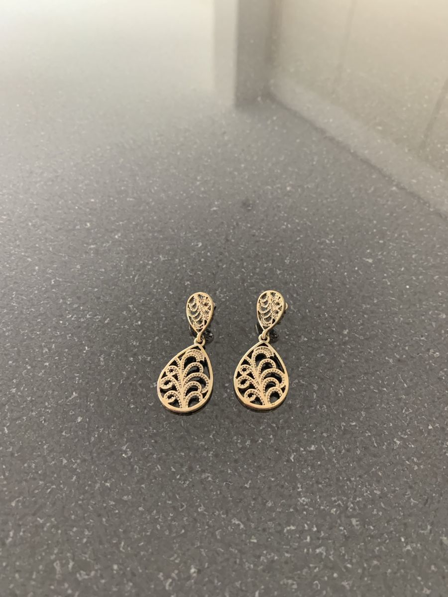 Ohrringe & -stecker: Très jolies boucles d'oreille dorées – Gebraucht aus La Tour-de-Treme von Noura-Noam