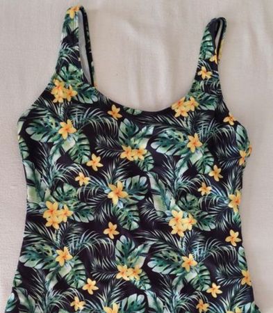 Neuer Badeanzug einteilig mit Blumen, Grösse XXL / 44 / 46