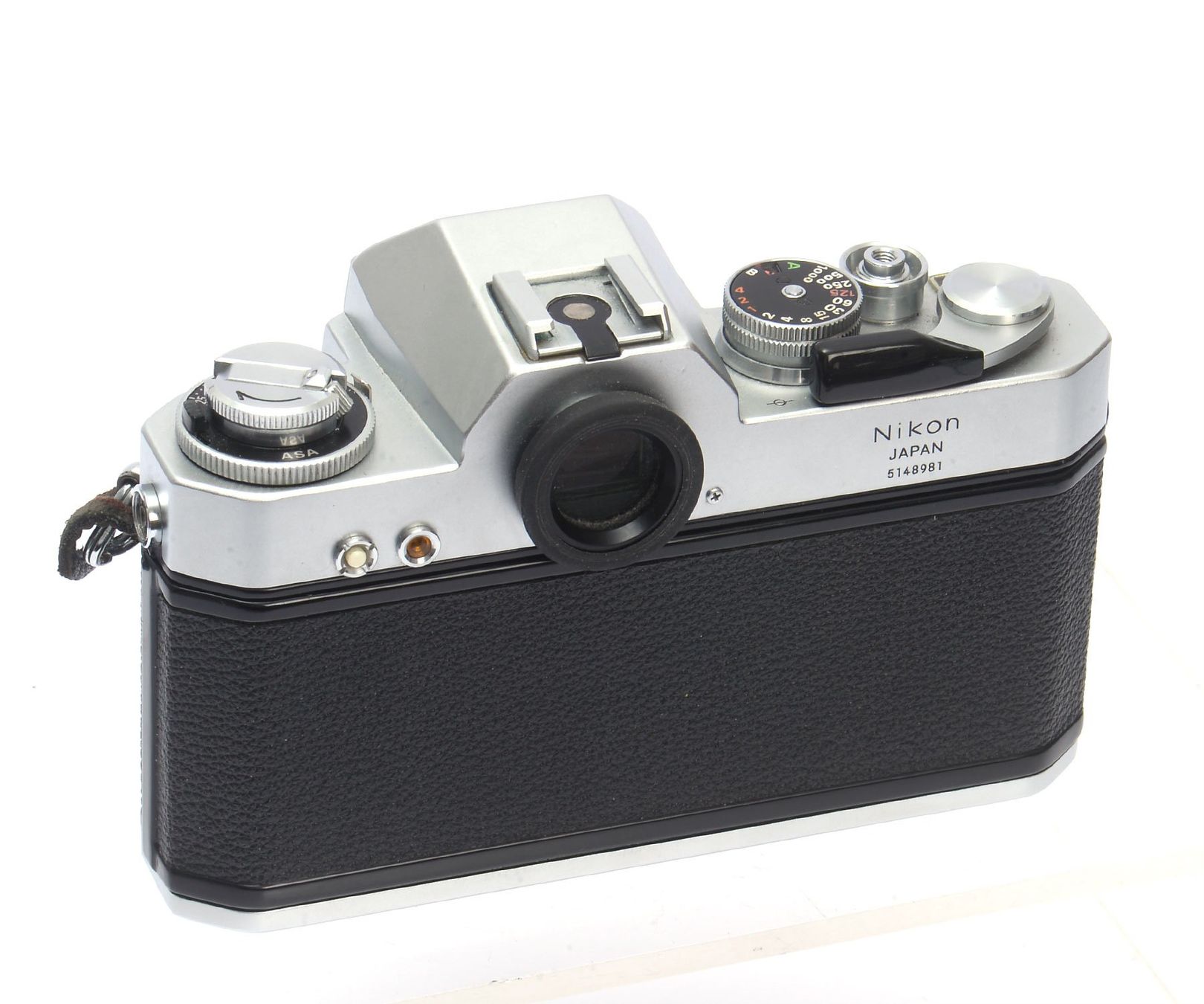 Nikkormat Fotocamera: Nikon Nikkormat EL Body chrom – Usato da Bubendorf venduto da zimmers_creativteam 1