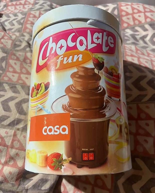 Lebensmittel & Spezialitäten: Fontaine à chocolat  – Gebraucht aus Grandvaux von taniapittet