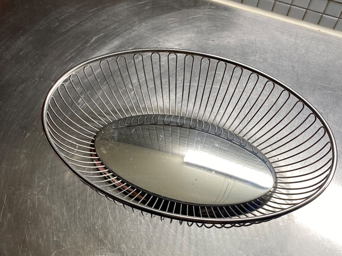 Alessi Küchengeräte: Set Alessi Brotkorb 28x20cm – Gebraucht aus Solothurn von BORGHAGEN 2