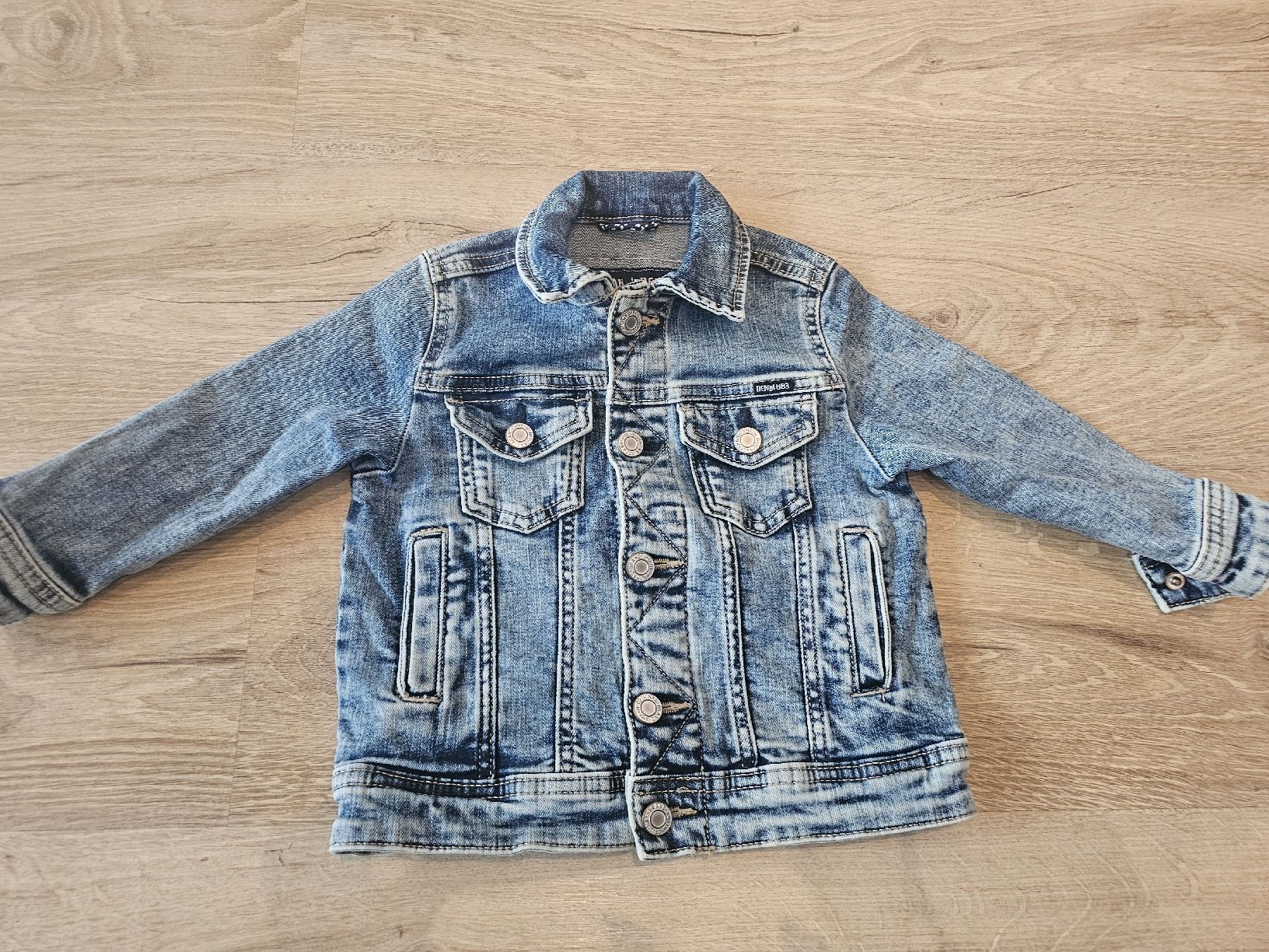 Giacche & Cappotti: Coole Jeansjacke, Gr. 92 – Usato da Grosshöchstetten venduto da Qenko