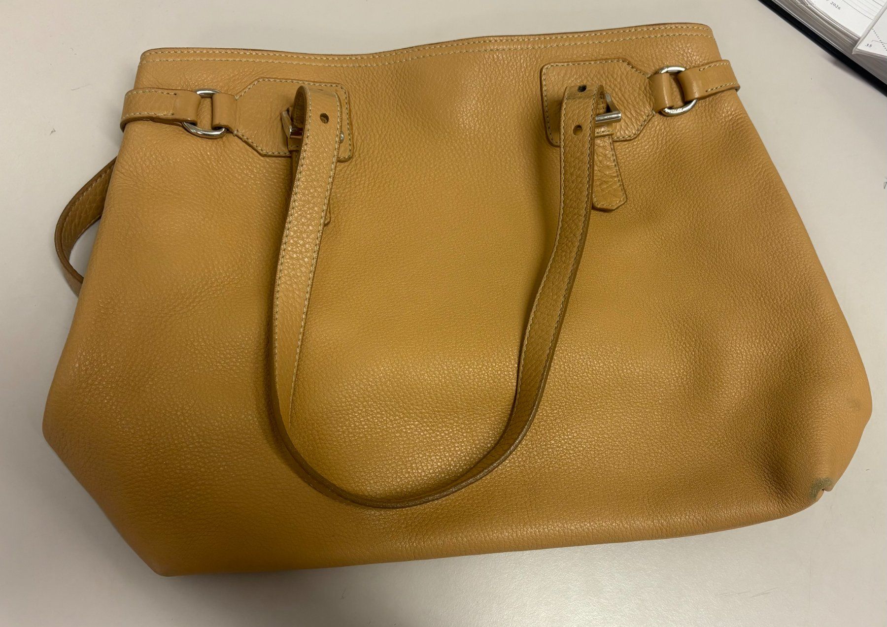 Prada Borse da donna: PRADA Handtasche Leder guter Zustand – Usato da Malans venduto da FeschtlandBrockiLQ