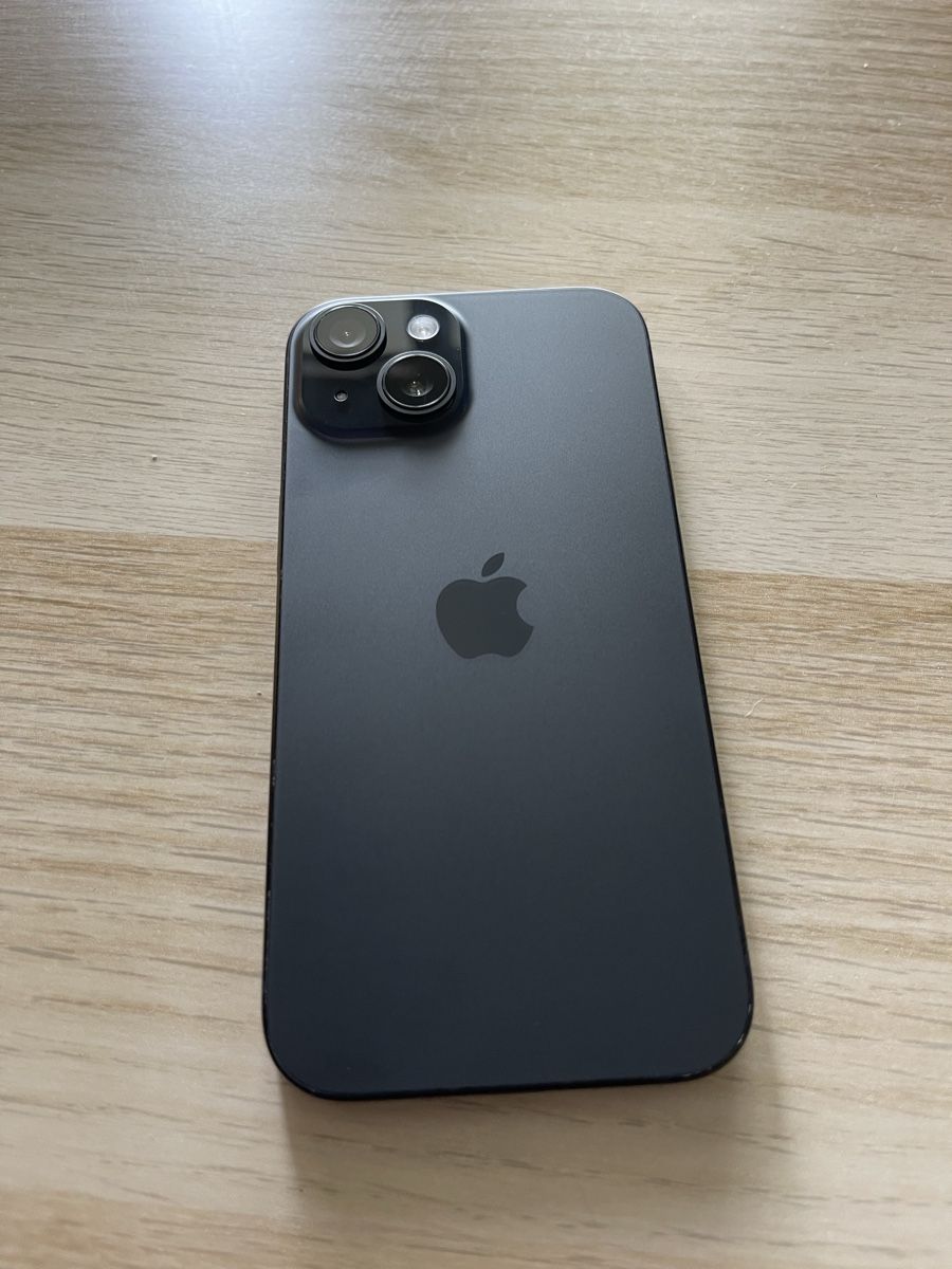 Apple Telefoni cellulari / Smartphones: IPhone 15 256gb Akku 88% – Usato da Biel/Bienne venduto da ham_wf9n