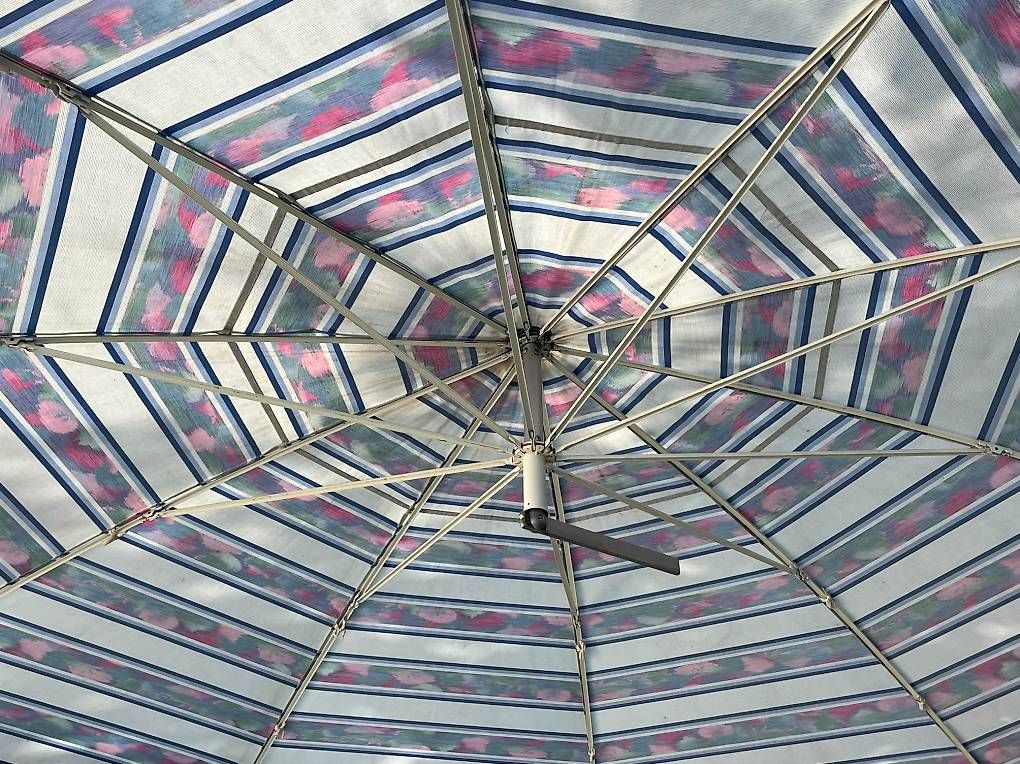 Parasols: Parasol Glaz – D'occasion à Vufflens-la-Ville par mlo_l6qx 3