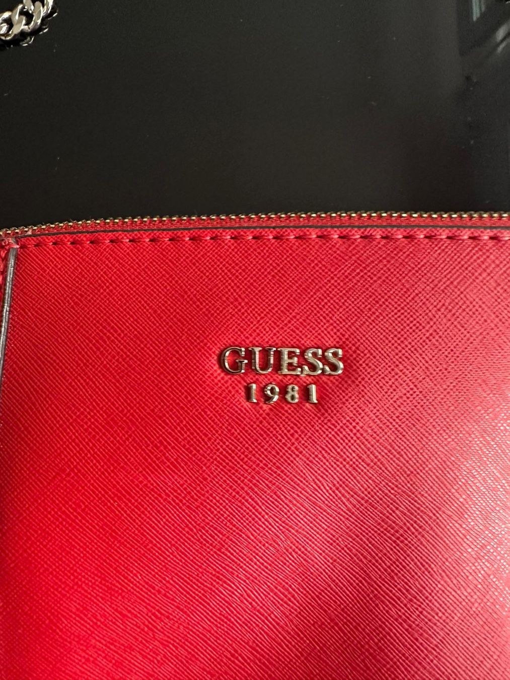 Guess Taschen für Damen: Guess Tasche – Gebraucht aus Biel/Bienne von Bolagol9