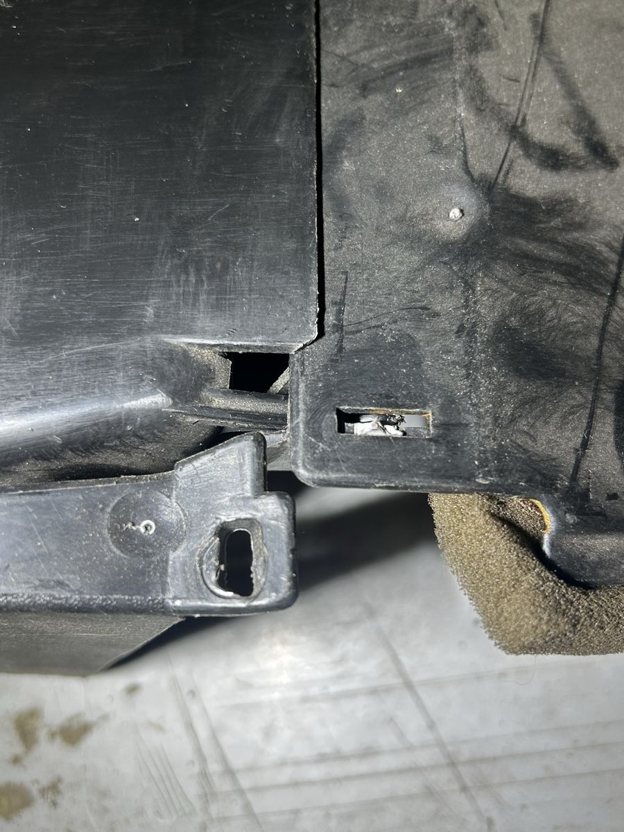 Volkswagen Tutti pezzi di ricambio auto: Golf2 Armaturenbrett – Usato da Gampelen venduto da ste_r6hj 5