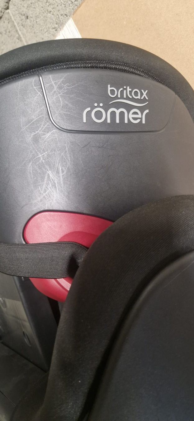 Britax Römer Seggiolini per auto: Autositz Britax Römer – Usato da Geuensee venduto da Pipapaguigrafo 2