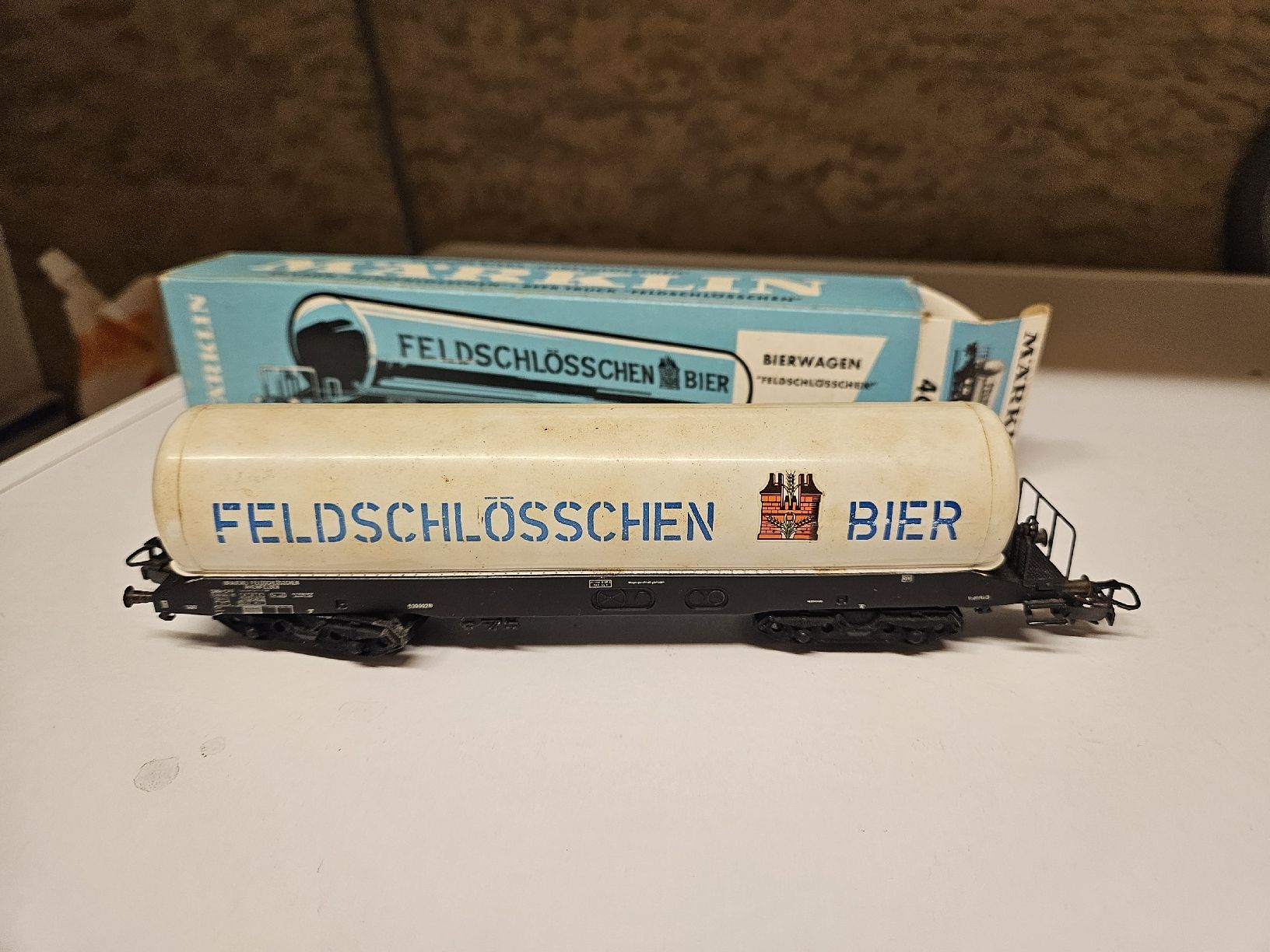 Märklin Modellini di ferrovie: Märklin Bierwagen Feldschlösschen Bier 4632 – Usato da Salenstein venduto da JasminB1993
