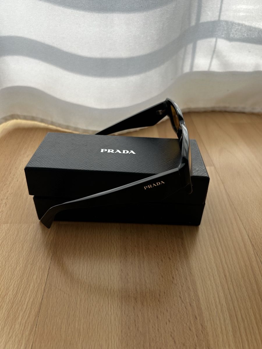 Prada Occhiali & Lenti: Prada Sonnenbrille SPR 27Z neu – Nuovo e nell'imballaggio originale da Stansstad venduto da Leruac 1