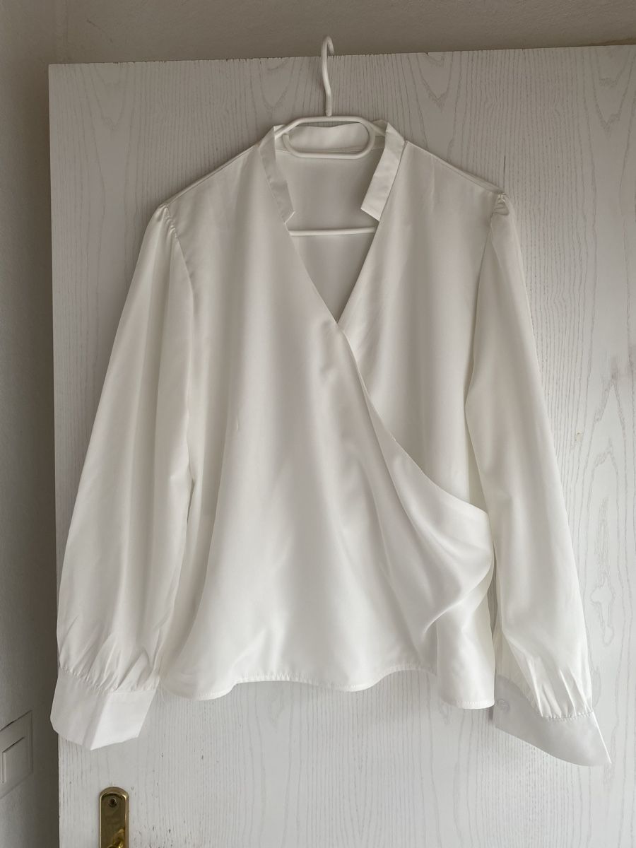 Camicette: Bluse weiss Gr 42 neu – Nuovo (secondo la descrizione) da Brugg AG venduto da Honeybee6 1