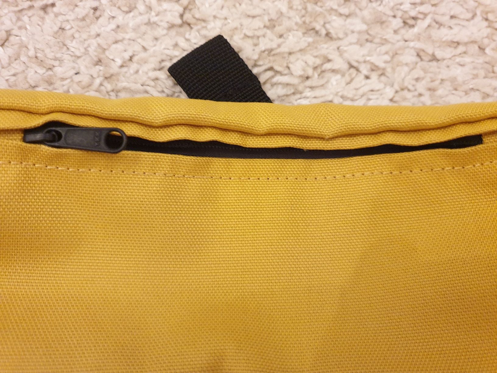 Levi's Borse: Sac banane Levi's jaune moutarde, unisexe, polyester – Usato da Neuchâtel venduto da Verenas12 3