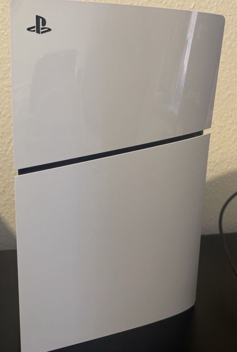 Sony Console: PlayStation 5 Digital Edition cables, 2controllers, 1TB – Nuovo (secondo la descrizione) da Genève venduto da Allhype 2